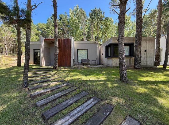 Casa · 125m² · 4 Ambientes · 3 Cocheras