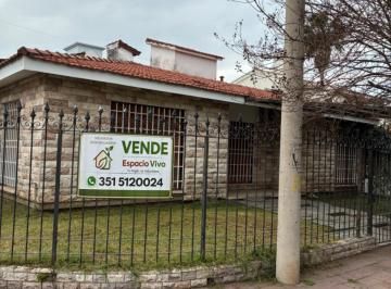 Casa de 8 ambientes, Córdoba · Casa Amplia en Barrio Parque Corema