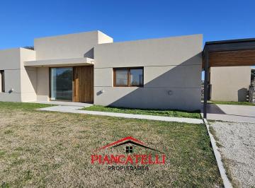 Casa · 154m² · 4 Ambientes · 4 Cocheras · Casa en Venta en San Roque, Comarcas de Lujan a Estrenar