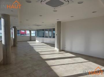 Oficina comercial · 600m² · 9 Ambientes · Oficina en Alquiler en Frente de Ruta 22