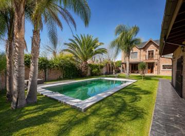 Casa · 262m² · 4 Ambientes · 2 Cocheras · Venta Casa 4 Amb / Piscina Parque Paso del Rey