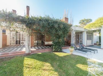 Casa · 400m² · 5 Ambientes · 2 Cocheras · Venta - Casa 4 Dorm. con Jardín y Pileta - 400 m² - Fisherton, Rosario.