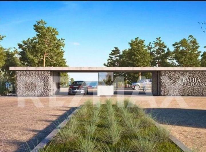 Terreno · 328m²