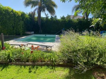 Casa · 200m² · 4 Ambientes · Santa Barbara - Casa con Pileta Disponible Desde Diciembre.