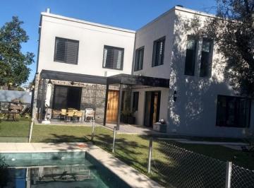 Casa · 200m² · 6 Ambientes · Casa en Alq. Temporario en Beccar, San Isidro, G. B. a. Zona Norte