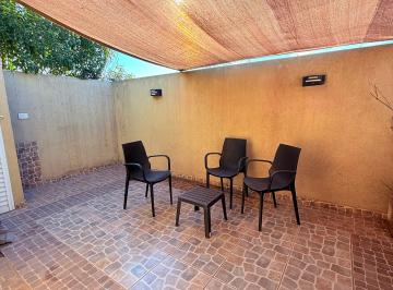 Casa de 3 ambientes, La Matanza · Departamento Primer Piso Escalera con Gran Patio 2 Dorm. Luminosos Baño Co