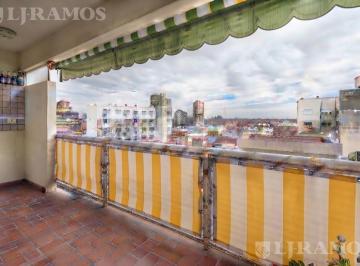Departamento · 38m² · 2 Ambientes · Venta Departamento en San Isidro Centro! Excelente Ubicacion! con Cochera
