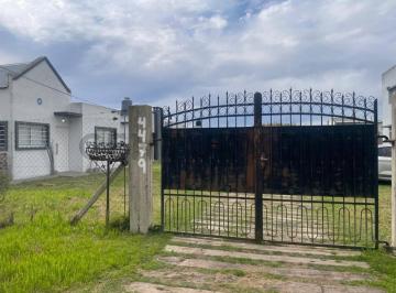 Casa · 70m² · 3 Ambientes · Casa de 2 Dorm. en Alquiler en Gonnet