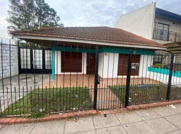 PH de 3 ambientes, Quilmes · PH de 90 m² con 2 Dorm. en Alquiler en El Dorado