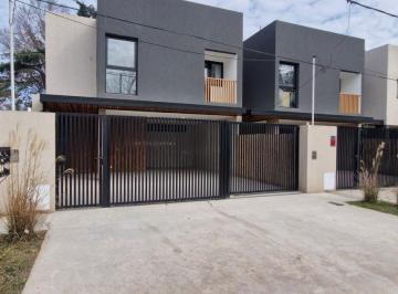 Casa de 5 ambientes, Funes · Dueño Vende - Casa 3 Dorm. a Estrenar - Barrio Los Troncos.
