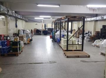 Depósito · 400m² · 1 Cochera · Depósito - Alquiler - Devoto