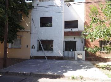 PH · 55m² · 3 Ambientes · 3 Ambientes con Pequeño Patio - en Alquiler