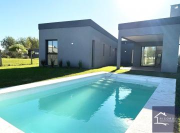 Casa · 140m² · 3 Ambientes · Ricordi Negocios Inmobiliarios, Casa Santa Emilia, Pilar del Este!