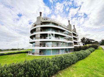 Foto1 · Apartamento en Primera Linea Playa Mansa, 3 Dorm.