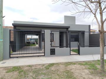 Casa · 126m² · 4 Ambientes · 1 Cochera · Casa en Granadero Baigorria