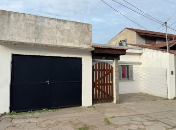 Casa · 55m² · 4 Ambientes · 2 Cocheras · Casa en Venta 4 Ambientes Alejandro Korn