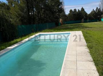 Casa · 120m² · 5 Ambientes · 2 Cocheras · Las Corzuelas Country (Unquillo) Casa con Pileta y Gran Parque