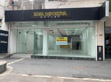 Local comercial · 220m² · Se Alquila Excelente Local Comercial en Peatonal 25 de Mayo