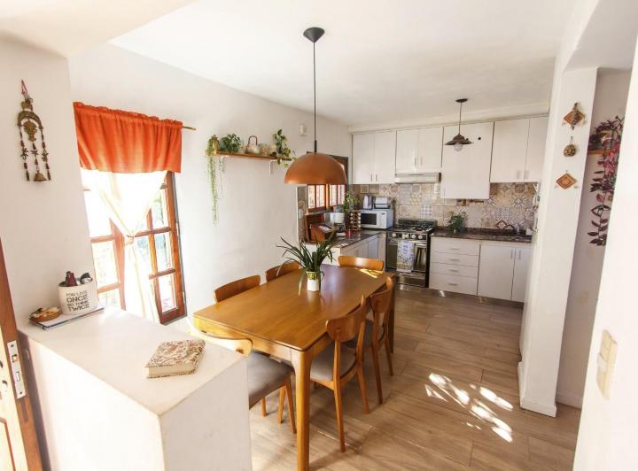 Casa · 122m² · 5 Ambientes · 1 Cochera