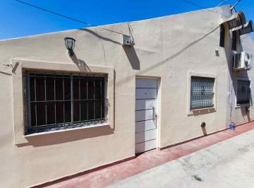 PH · 38m² · 2 Ambientes · 1 Cochera · Alquiler PH 3 Amb 2 Dorm. Parrilla Cochera