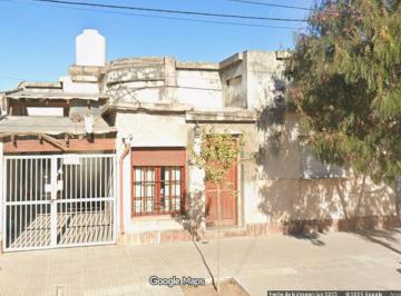 Casa · 124m² · 6 Ambientes · 1 Cochera · Casa en Venta Centro Sur Villa Maria Apta Credito