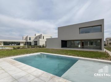 Casa · 285m² · 6 Ambientes · 2 Cocheras · Venta / Permuta - Casa 3 Dorm. con Pileta - Vida Barrio Cerrado, Funes.