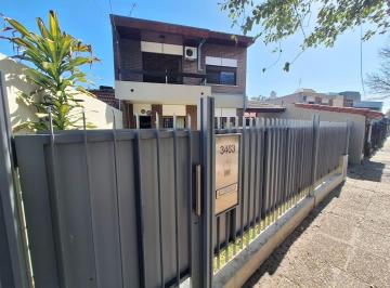 Casa · 224m² · 3 Ambientes · 3 Cocheras · Venta Chalet 5 Amb con Pisicina Apta Credito