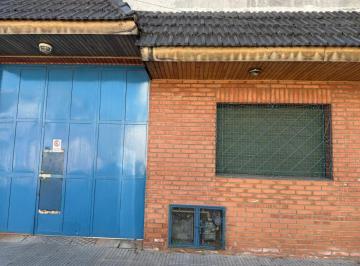Bodega-Galpón de 4 ambientes, Pompeya · Galpón en Muy Buen Estado y Ubicación