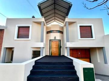 WhatsApp Image 2026-08-20 at 17.25.08.jpeg · San Salvador Casa Impecable 4 Dorm Apta Credito