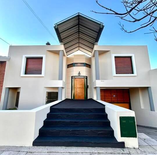 Casa en venta en San Salvador · 6 ambientes