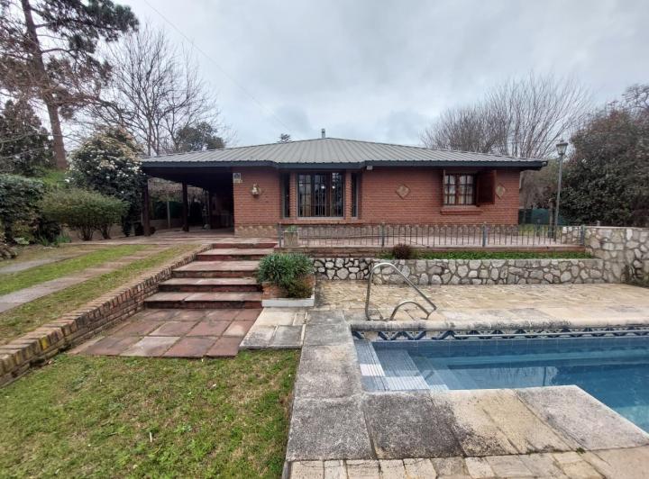 Casa · 809m² · 4 Dormitorios