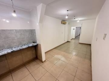 Depósito · 30m² · 2 Ambientes · Local o Deposito en Alquiler Sobre Av 19