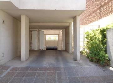 Garage · 15m² · Cochera con Escritura - Caseros Al 1700 - Alberdi