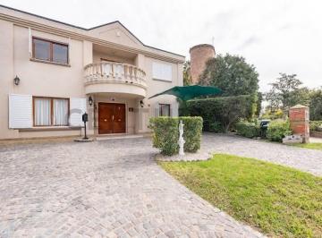 Casa · 232m² · 4 Ambientes · 2 Cocheras · Venta de Casa, en Barrio Privado Banco Provincia, Moreno