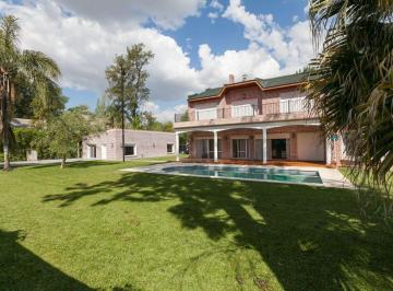 Casa · 600m² · 10 Ambientes · Destacada Casa en Las Lomas de San Isidro