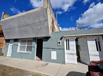 Casa · 78m² · 3 Ambientes · 1 Cochera · Casa en Venta en Isidro Casanova