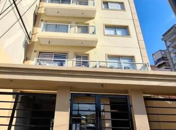 Departamento · 62m² · 3 Ambientes · 2 Cocheras · Impecable Semipiso 3amb con 2 Cocheras Lanus Este