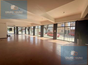 Local comercial · 120m² · 1 Ambiente · Local Comercial de Grandes Dimensiones en Bernal