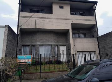 Casa · 250m² · 4 Ambientes · 1 Cochera · Montes de Oca 210 Llavallol