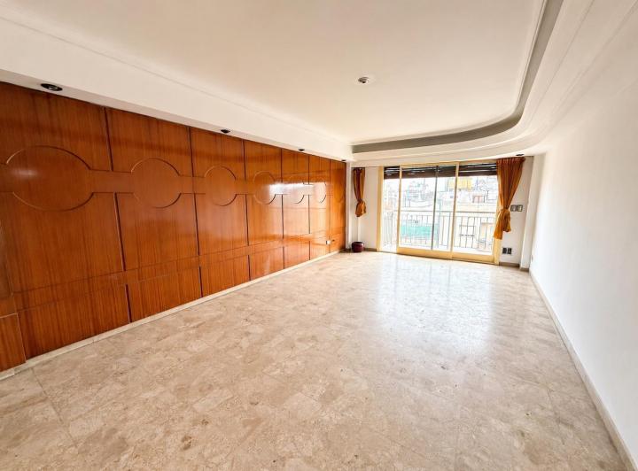 Departamento · 77m² · 4 Ambientes · 1 Cochera