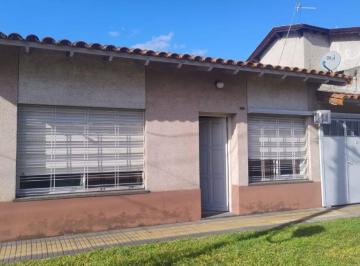 Casa de 3 ambientes, Quilmes · Casa Tres Ambientes con Cochera Amueblada/amoblada en Quilmes Oeste Disponible