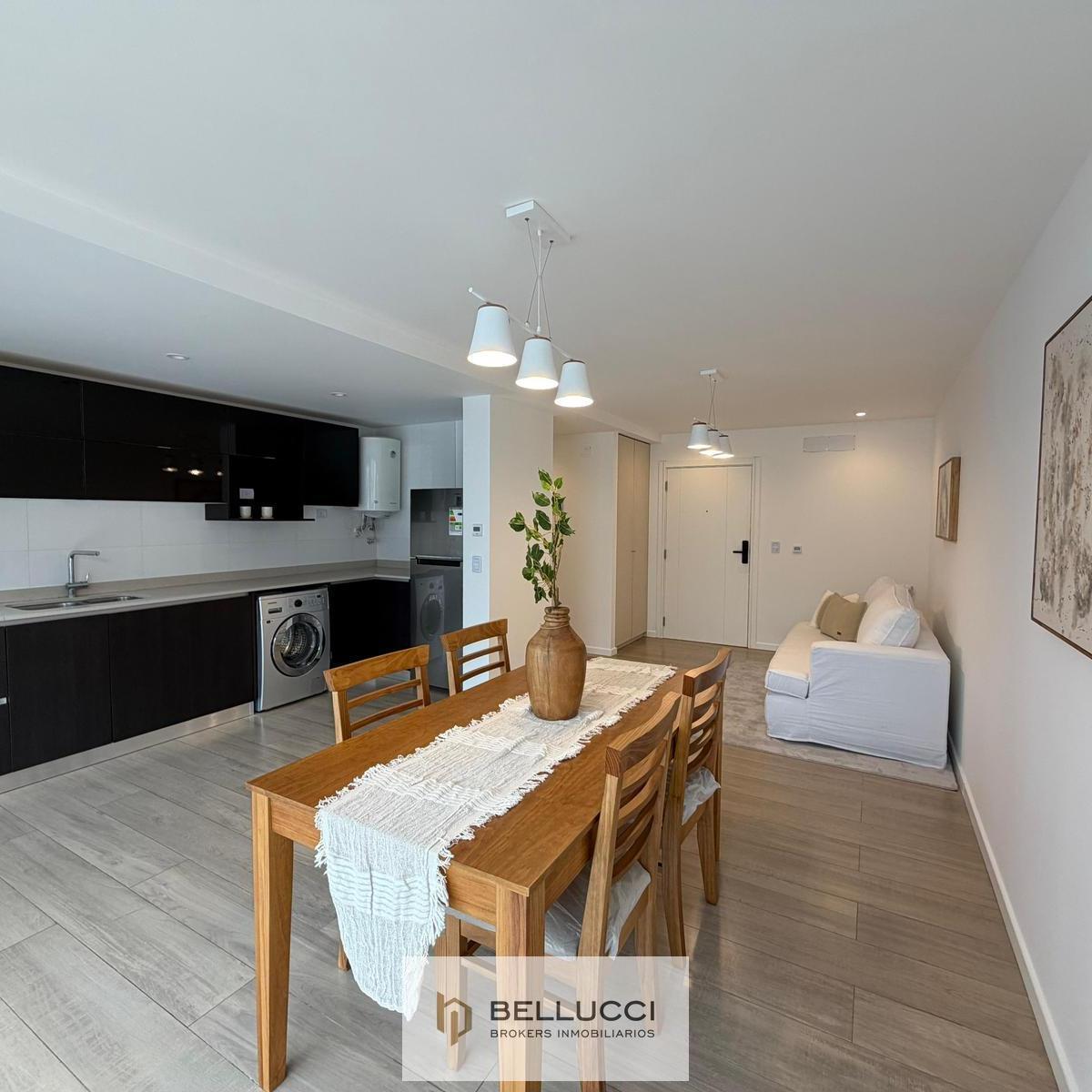Departamento de 2 ambientes en venta en calle Moreno