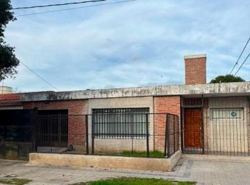Casa de 5 ambientes, Córdoba · Vendo Casa de 3 Dorm en Barrio Los Platanos Renovada a Nueva