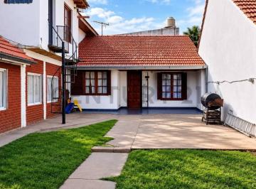 Casa · 223m² · 3 Ambientes · 1 Cochera · Venta Casa 3 Ambientes