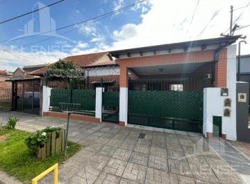 Departamento · 40m² · 2 Ambientes · Departamento 2 Ambientes con Patio y Parrilla en Alquiler - Bernal Oeste