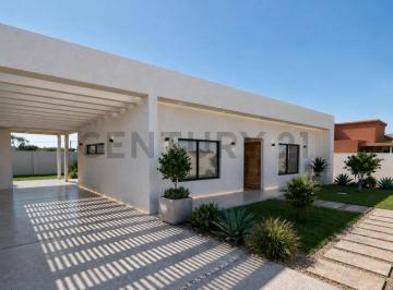 Casa · 100m² · 4 Ambientes · 1 Cochera · Casa a Estrenar Diciembre 2026 C/piscina a m del Mar/balneario Buenos Aires