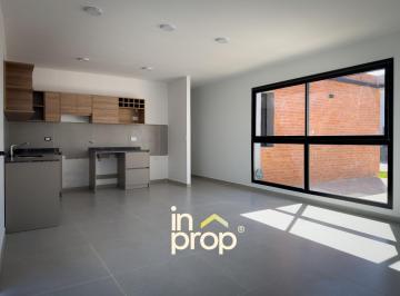 Casa · 100m² · 4 Ambientes · 2 Cocheras · Docta Casa en Venta 2 Dorm.