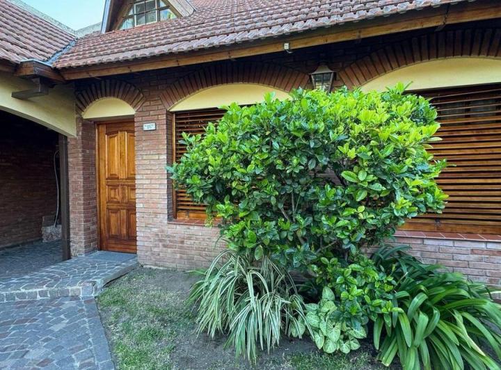 Casa · 250ha · 4 Ambientes