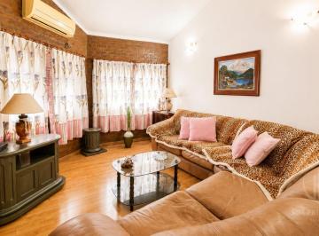 Casa · 120m² · 5 Ambientes · 15 Cocheras · Casa y Galpón Venta/alquiler
