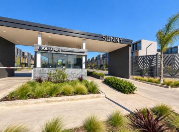 Casa de 4 ambientes, Tigre · Sunny Tigre - Venta - Triplex de 4 Ambientes con Jardin y Parrilla a Estrenar! Full Amenities!